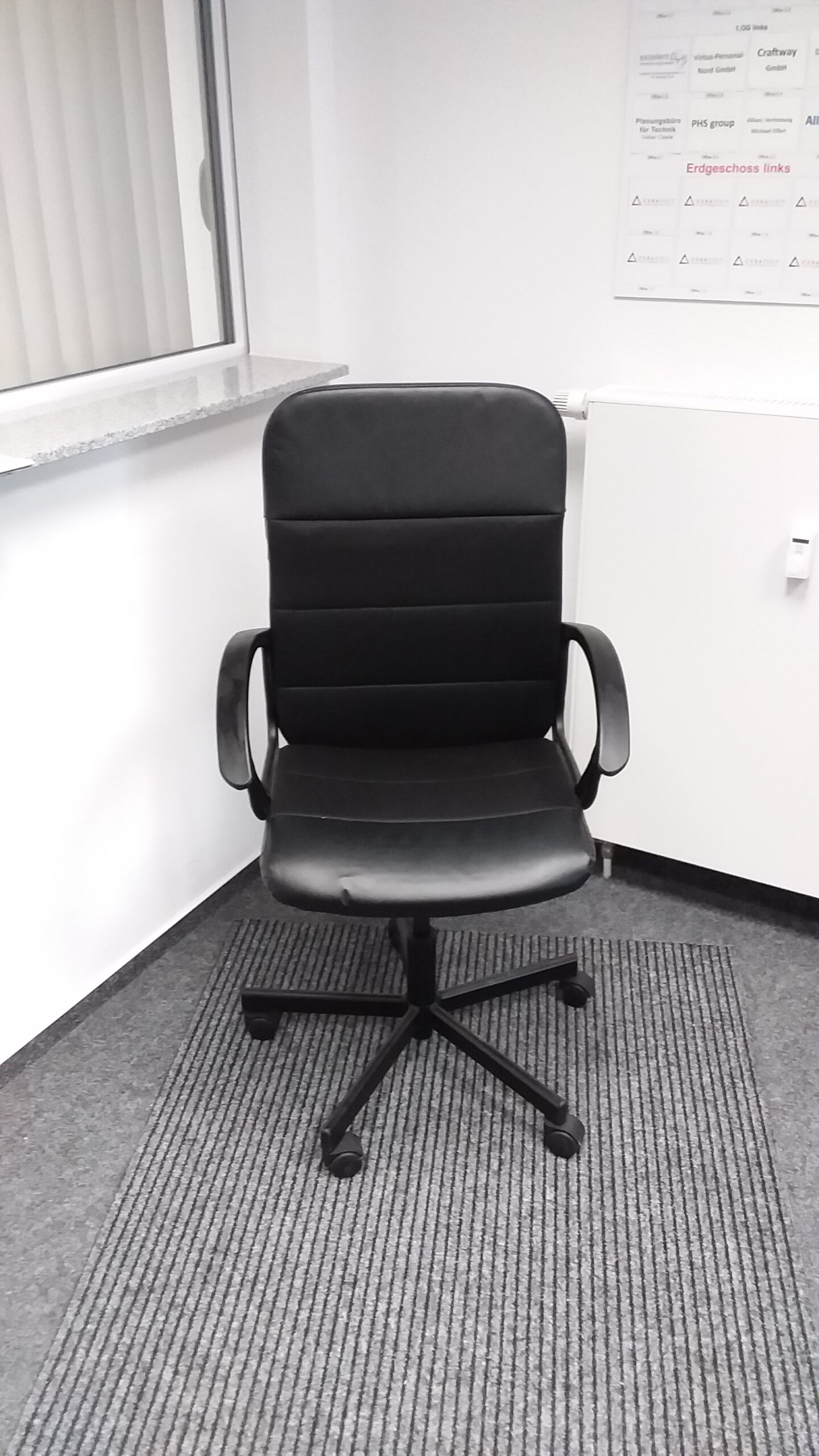 Chefsessel mit Lehnen, rollbar, schwarz, total bequem! – Bild 2